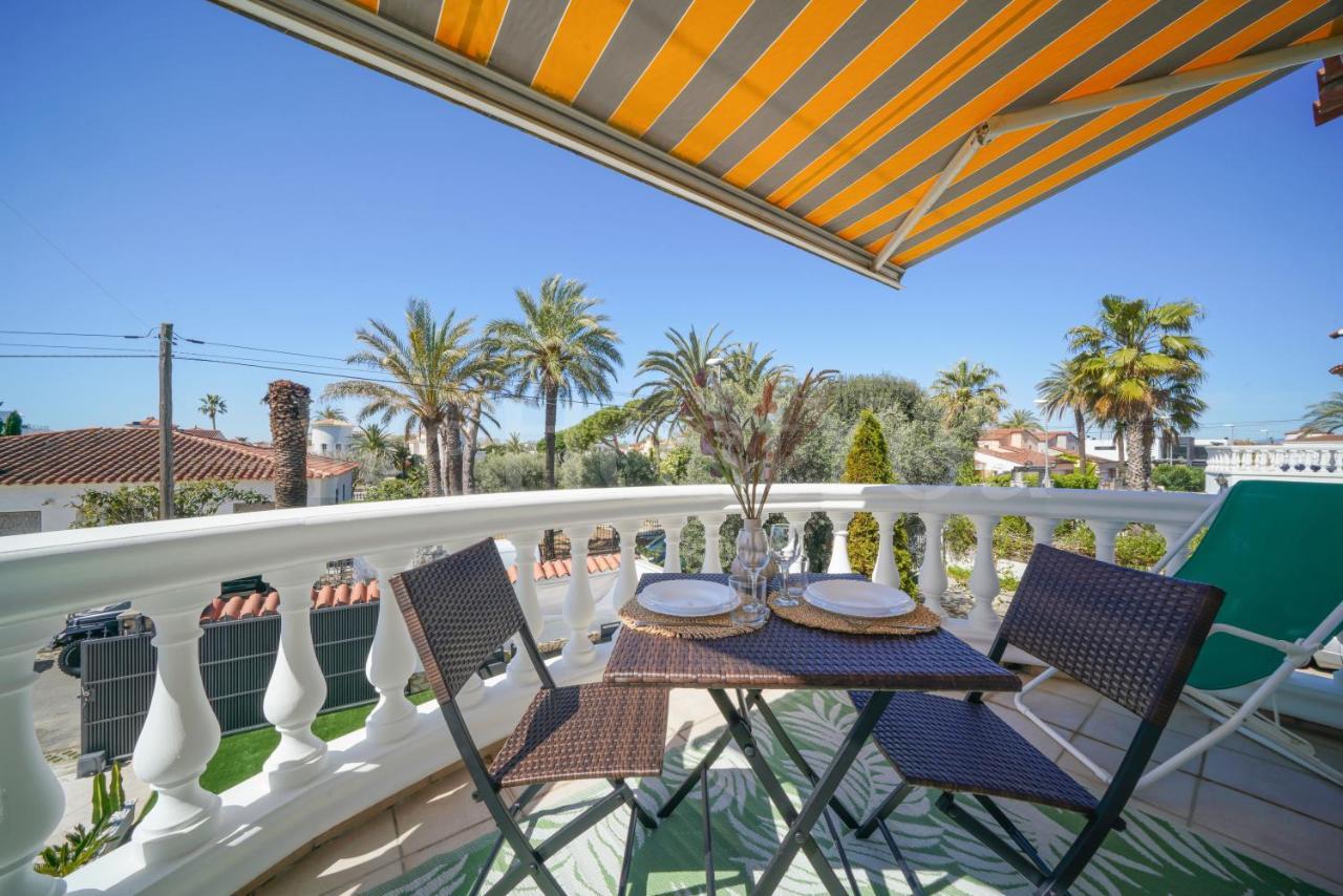 Villa Et Studio Avec Piscine - Wehostyou Empuriabrava Exterior foto